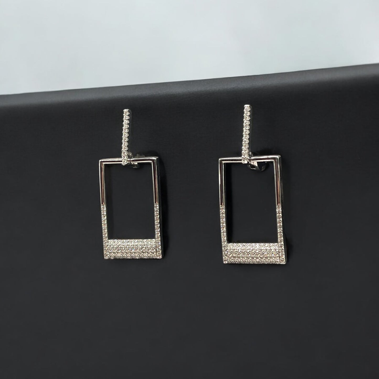 حلق فضة إيطالي مميز عيار 926